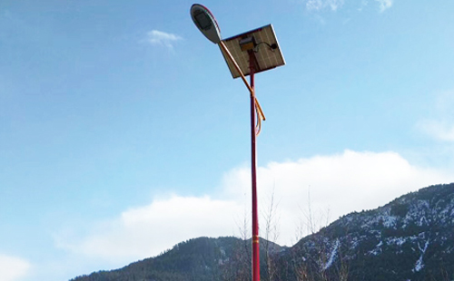 如何选择高质量的察布查尔太阳能路灯材料：全方位指南